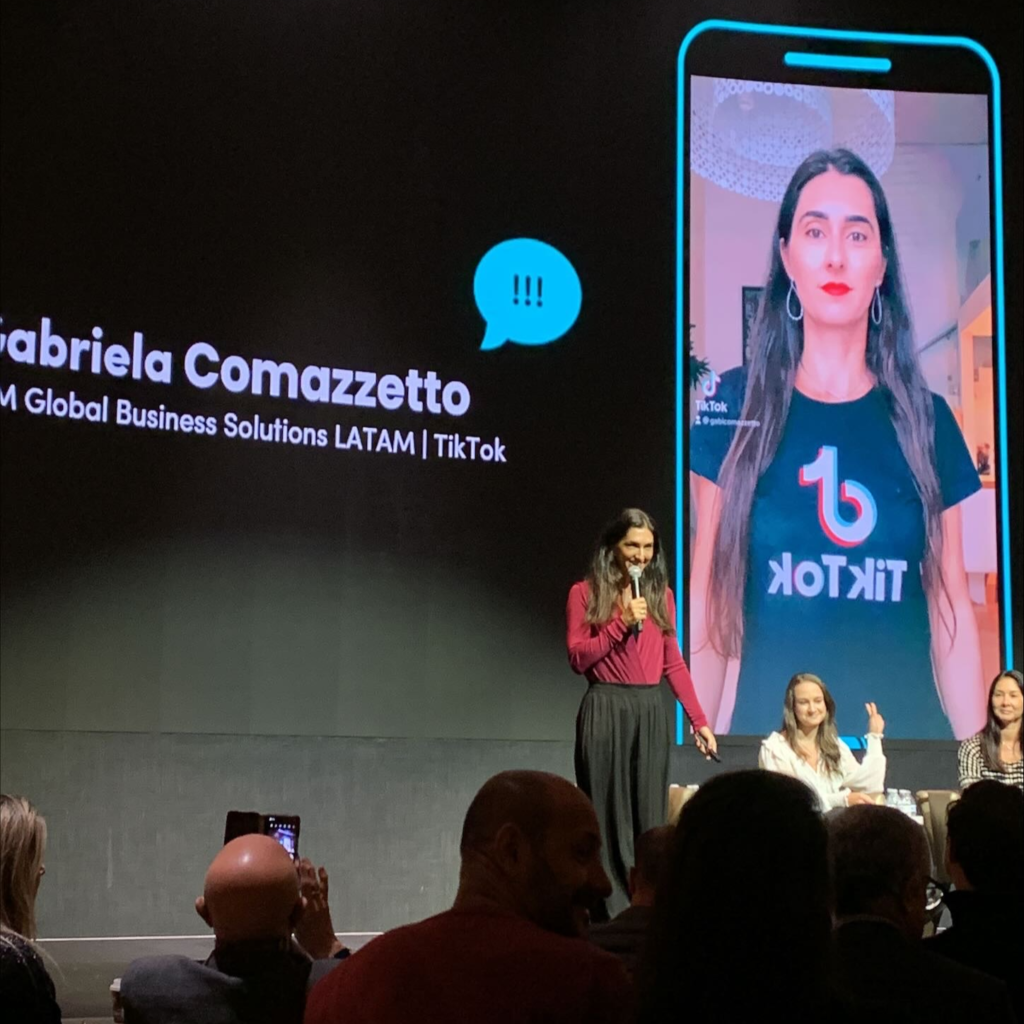 Gabriela Comazzetto, representando o TikTok